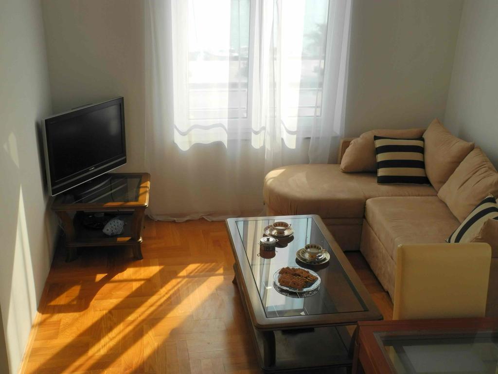 Apartments Antonela Jezera Exterior photo